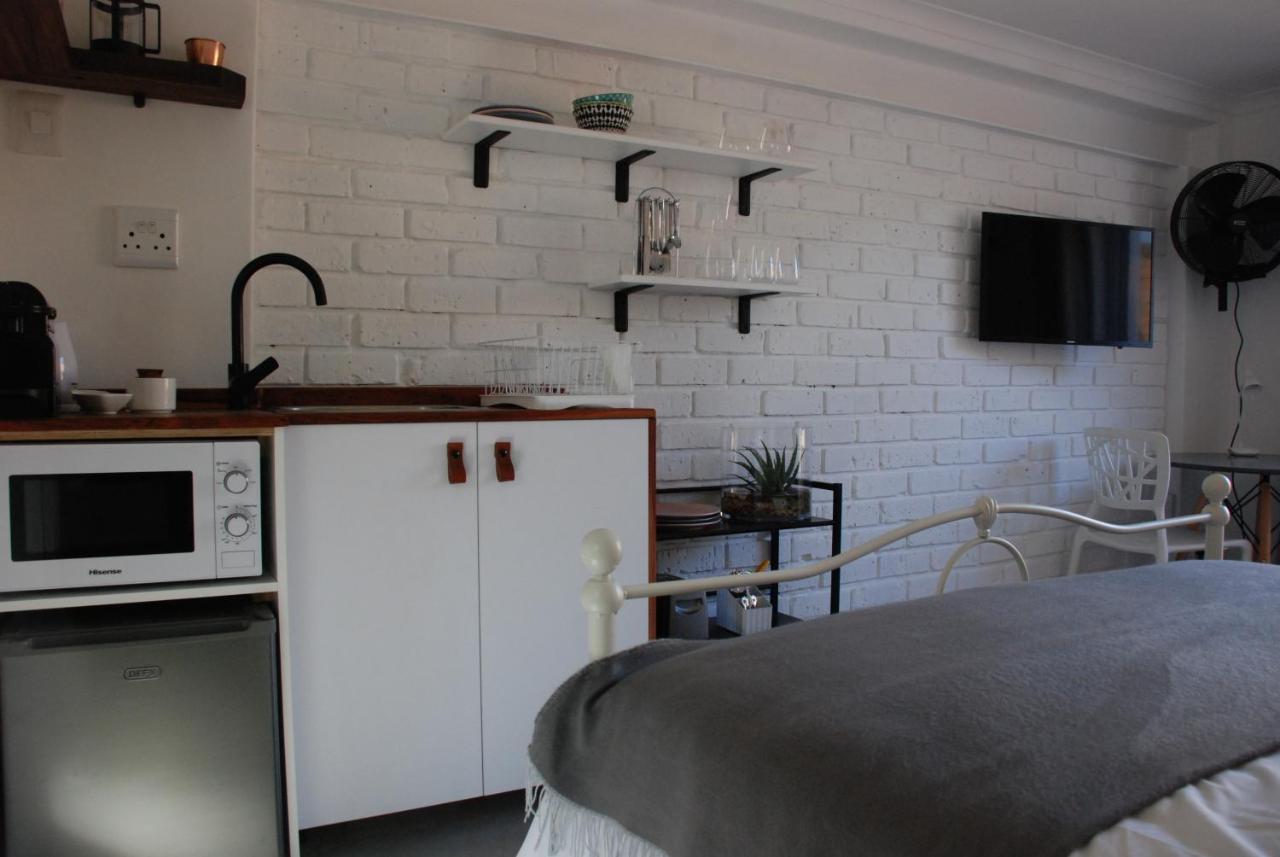 Secure, Private, Queen Room Close To Airport Port Elizabeth Buitenkant foto