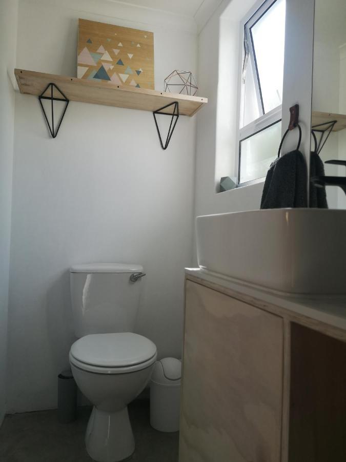 Secure, Private, Queen Room Close To Airport Port Elizabeth Buitenkant foto