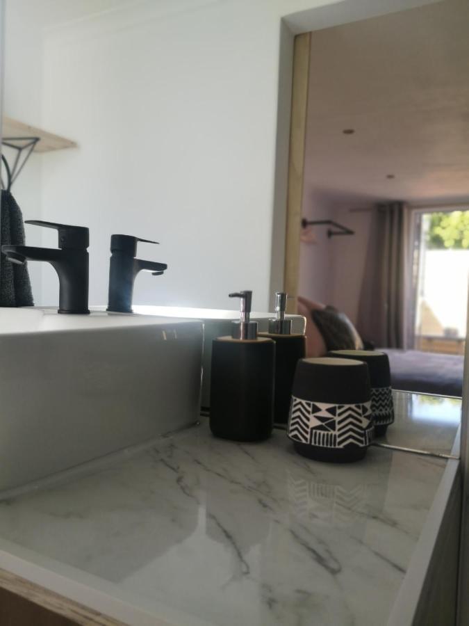 Secure, Private, Queen Room Close To Airport Port Elizabeth Buitenkant foto